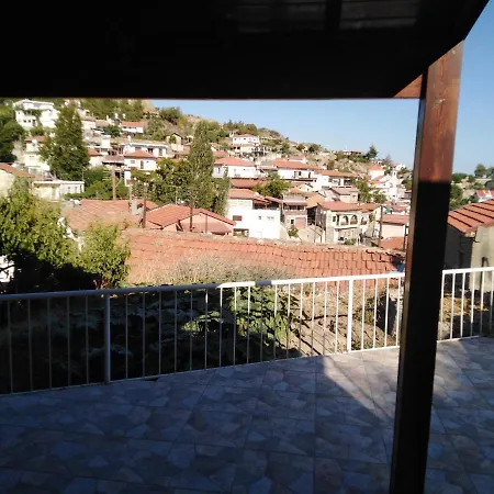 Traditional House In Pelendri 레메소스