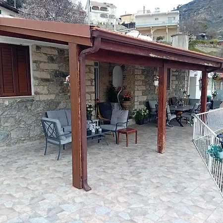 Traditional House In Pelendri Hébergement de vacances Limassol
