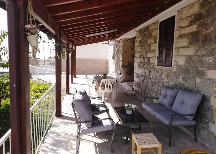 別荘 Traditional House In Pelendri